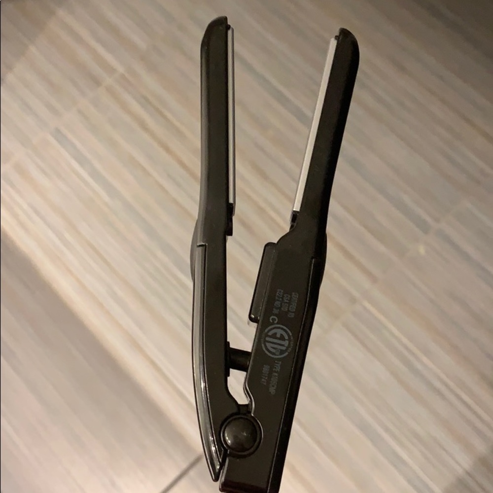 Hair straightener🤩 - Picture 2 of 3